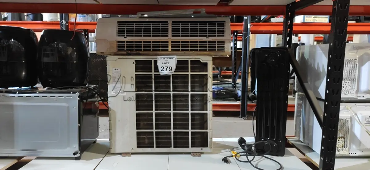 LOTE 279 - 01 EVAPORADORA DE 11000 BTU/H E 01 CONDENSADORA DE 6000 BTU/H. (NO ESTADO) ATENÇÃO! FAZER A VISITAÇÃO ANTES DE ARREMATAR, NÃO SABEMOS SE FUNCIONA, LEILÃO NÃO TEM GARANTIA E NEM DEVOLUÇÃO, SUJEITO A POSSÍVEIS AVARIAS VISÍVEIS/OCULTAS E/OU AUSÊNCIA DE COMPONENTES.