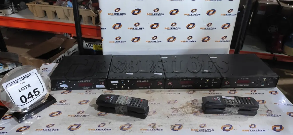 LOTE 045 - 04 SINTONIZADORES HDTV 232-ATSC. (NO ESTADO) ATENÇÃO! FAZER A VISITAÇÃO ANTES DE ARREMATAR, NÃO SABEMOS SE FUNCIONA, LEILÃO NÃO TEM GARANTIA E NEM DEVOLUÇÃO, SUJEITO A POSSÍVEIS AVARIAS VISÍVEIS/OCULTAS E/OU AUSÊNCIA DE COMPONENTES.