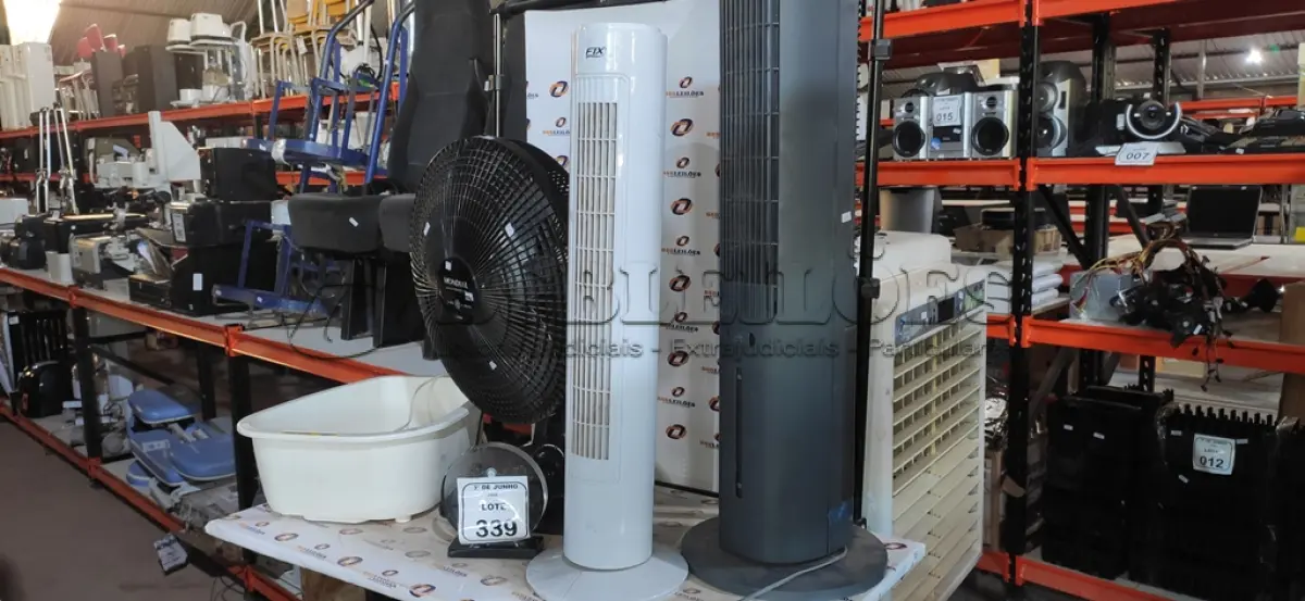 LOTE 339 - 01 FOOT SPA MODELO 66001 120V E 03 VENTILADORES DE MARCAS E MODELOS DIVERSOS. (NO ESTADO) ATENÇÃO! FAZER A VISITAÇÃO ANTES DE ARREMATAR, NÃO SABEMOS SE FUNCIONA, LEILÃO NÃO TEM GARANTIA E NEM DEVOLUÇÃO, SUJEITO A POSSÍVEIS AVARIAS VISÍVEIS/OCULTAS E/OU AUSÊNCIA DE COMPONENTES.
