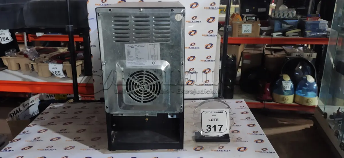LOTE 317 - 01 ADEGA 220V MARCA DYNASTY. (NO ESTADO) ATENÇÃO! FAZER A VISITAÇÃO ANTES DE ARREMATAR, NÃO SABEMOS SE FUNCIONA, LEILÃO NÃO TEM GARANTIA E NEM DEVOLUÇÃO, SUJEITO A POSSÍVEIS AVARIAS VISÍVEIS/OCULTAS E/OU AUSÊNCIA DE COMPONENTES.