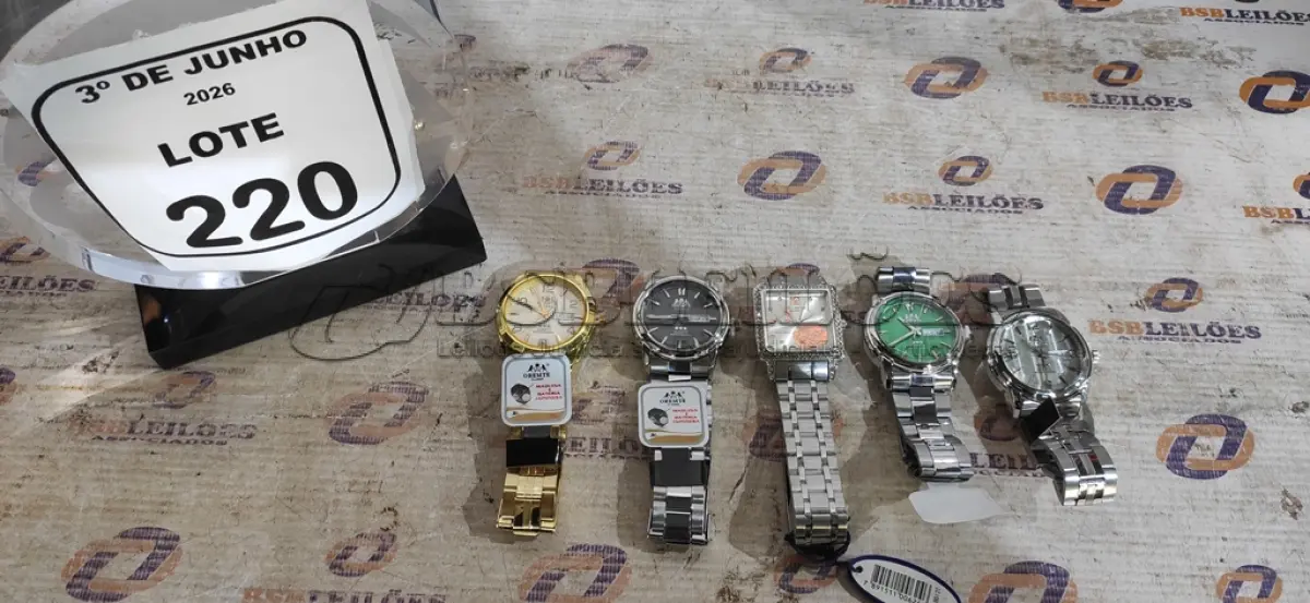 LOTE 220 - 05 RELÓGIOS DE PULSO. (NO ESTADO) ATENÇÃO! FAZER A VISITAÇÃO ANTES DE ARREMATAR, NÃO SABEMOS SE FUNCIONA, LEILÃO NÃO TEM GARANTIA E NEM DEVOLUÇÃO, SUJEITO A POSSÍVEIS AVARIAS VISÍVEIS/OCULTAS E/OU AUSÊNCIA DE COMPONENTES.