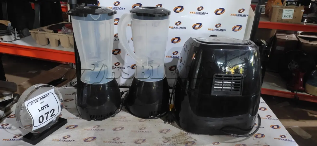 LOTE 072 - 01 AIR FRYER 4L 220V MARCA MONDIAL E 02 LIQUIDIFICADORES 220V. (NO ESTADO) ATENÇÃO! FAZER A VISITAÇÃO ANTES DE ARREMATAR, NÃO SABEMOS SE FUNCIONA, LEILÃO NÃO TEM GARANTIA E NEM DEVOLUÇÃO, SUJEITO A POSSÍVEIS AVARIAS VISÍVEIS/OCULTAS E/OU AUSÊNCIA DE COMPONENTES.