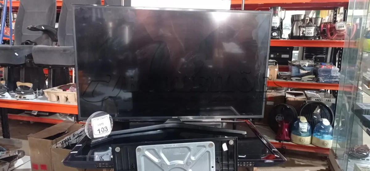 LOTE 103 - 01 TV 47’’ MARCA SAMSUNG E 01 TV 42’’ MARCA LG PARA RETIRADA DE PEÇAS. (NO ESTADO) ATENÇÃO! FAZER A VISITAÇÃO ANTES DE ARREMATAR, NÃO SABEMOS SE FUNCIONA, LEILÃO NÃO TEM GARANTIA E NEM DEVOLUÇÃO, SUJEITO A POSSÍVEIS AVARIAS VISÍVEIS/OCULTAS E/OU AUSÊNCIA DE COMPONENTES.