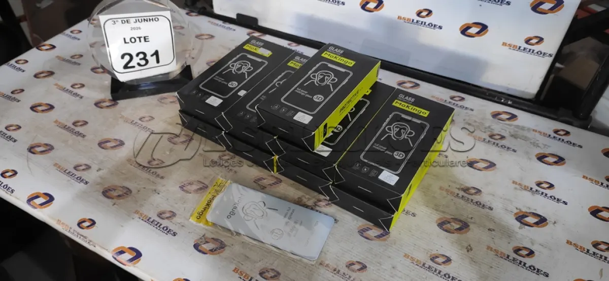 LOTE 231 - 09 CAIXAS DE PELÍCULAS PROTETORAS DE TELA DE CELULAR COM 25 PEÇAS CADA MARCA MOKINGO. (NO ESTADO) ATENÇÃO! FAZER A VISITAÇÃO ANTES DE ARREMATAR, NÃO SABEMOS SE FUNCIONA, LEILÃO NÃO TEM GARANTIA E NEM DEVOLUÇÃO, SUJEITO A POSSÍVEIS AVARIAS VISÍVEIS/OCULTAS E/OU AUSÊNCIA DE COMPONENTES.