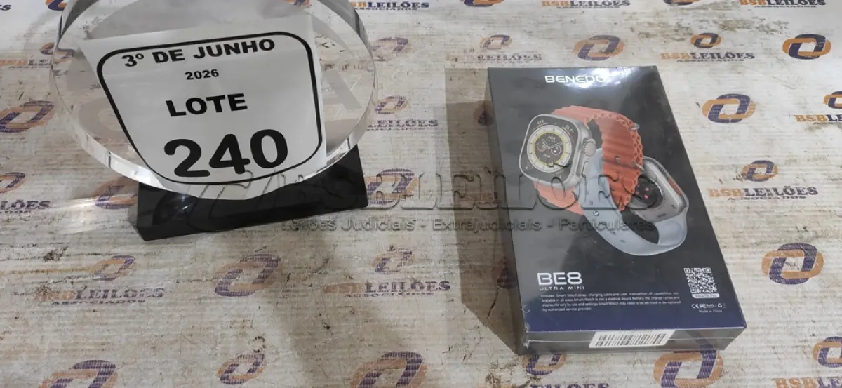 LOTE 240 - 01 SMART WATCH MODELO BE8 ULTRA MINI MARCA BENEDO. (NO ESTADO) ATENÇÃO! FAZER A VISITAÇÃO ANTES DE ARREMATAR, NÃO SABEMOS SE FUNCIONA, LEILÃO NÃO TEM GARANTIA E NEM DEVOLUÇÃO, SUJEITO A POSSÍVEIS AVARIAS VISÍVEIS/OCULTAS E/OU AUSÊNCIA DE COMPONENTES.