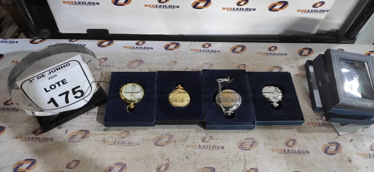 LOTE 175 - 04 RELÓGIOS DE BOLSO DE MARCAS E MODELOS DIVERSOS. (NO ESTADO) ATENÇÃO! FAZER A VISITAÇÃO ANTES DE ARREMATAR, NÃO SABEMOS SE FUNCIONA, LEILÃO NÃO TEM GARANTIA E NEM DEVOLUÇÃO, SUJEITO A POSSÍVEIS AVARIAS VISÍVEIS/OCULTAS E/OU AUSÊNCIA DE COMPONENTES.