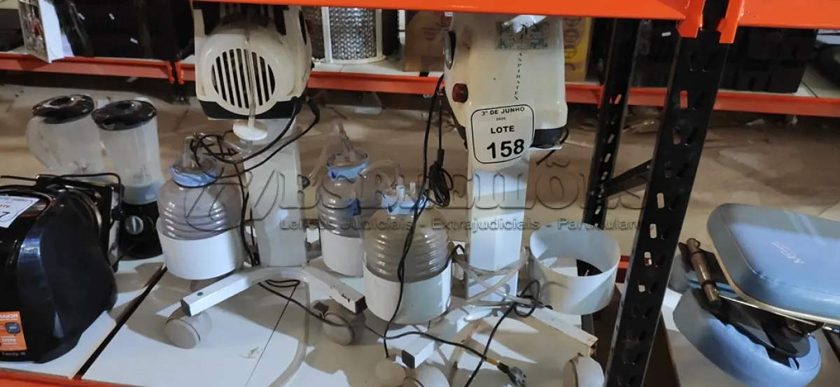 LOTE 158 - 02 ASPIRADORES CIRÚRGICOS. (NO ESTADO) ATENÇÃO! FAZER A VISITAÇÃO ANTES DE ARREMATAR, NÃO SABEMOS SE FUNCIONA, LEILÃO NÃO TEM GARANTIA E NEM DEVOLUÇÃO, SUJEITO A POSSÍVEIS AVARIAS VISÍVEIS/OCULTAS E/OU AUSÊNCIA DE COMPONENTES.