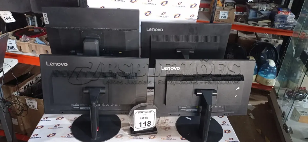 LOTE 118 - 04 MONITORES MODELOS THINLVISION MARCA LENOVO. (NO ESTADO) ATENÇÃO! FAZER A VISITAÇÃO ANTES DE ARREMATAR, NÃO SABEMOS SE FUNCIONA, LEILÃO NÃO TEM GARANTIA E NEM DEVOLUÇÃO, SUJEITO A POSSÍVEIS AVARIAS VISÍVEIS/OCULTAS E/OU AUSÊNCIA DE COMPONENTES.