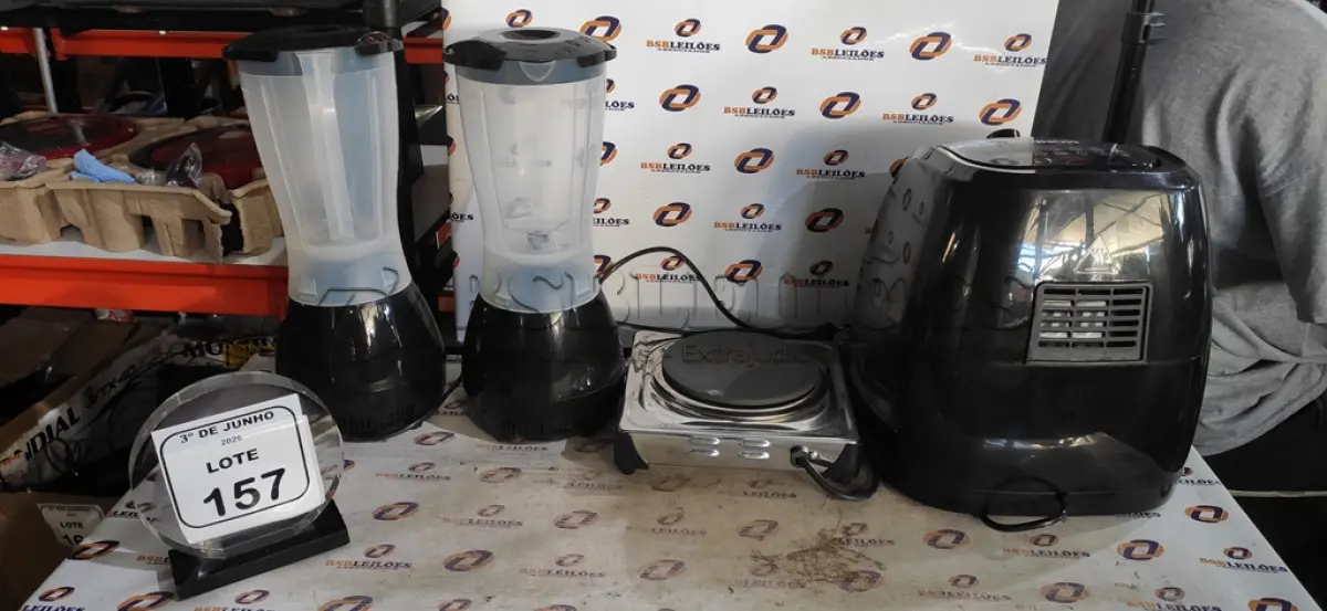 LOTE 157 - 01 FOGÃO DE INDUÇÃO DE 01 BOCA, 01 AIR FRYER 4L E 02 LIQUIDIFCADORES. (NO ESTADO) ATENÇÃO! FAZER A VISITAÇÃO ANTES DE ARREMATAR, NÃO SABEMOS SE FUNCIONA, LEILÃO NÃO TEM GARANTIA E NEM DEVOLUÇÃO, SUJEITO A POSSÍVEIS AVARIAS VISÍVEIS/OCULTAS E/OU AUSÊNCIA DE COMPONENTES.