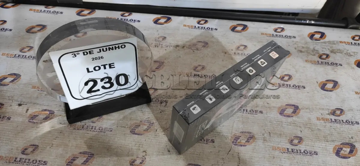 LOTE 230 - 01 SMART WATCH MODELO BE8 ULTRA MINI MARCA BENEDO. (NO ESTADO) ATENÇÃO! FAZER A VISITAÇÃO ANTES DE ARREMATAR, NÃO SABEMOS SE FUNCIONA, LEILÃO NÃO TEM GARANTIA E NEM DEVOLUÇÃO, SUJEITO A POSSÍVEIS AVARIAS VISÍVEIS/OCULTAS E/OU AUSÊNCIA DE COMPONENTES.