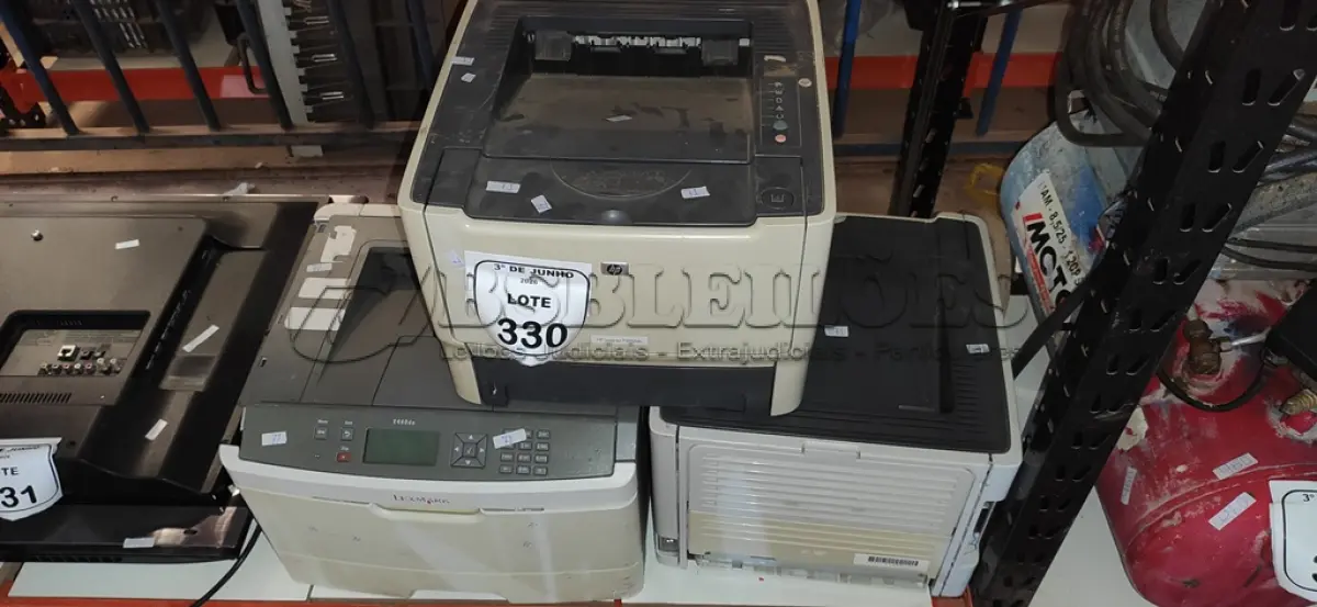 LOTE 330 - 03 IMPRESSORAS DE MARCAS E MODELOS DIVERSOS. (NO ESTADO) ATENÇÃO! FAZER A VISITAÇÃO ANTES DE ARREMATAR, NÃO SABEMOS SE FUNCIONA, LEILÃO NÃO TEM GARANTIA E NEM DEVOLUÇÃO, SUJEITO A POSSÍVEIS AVARIAS VISÍVEIS/OCULTAS E/OU AUSÊNCIA DE COMPONENTES.
