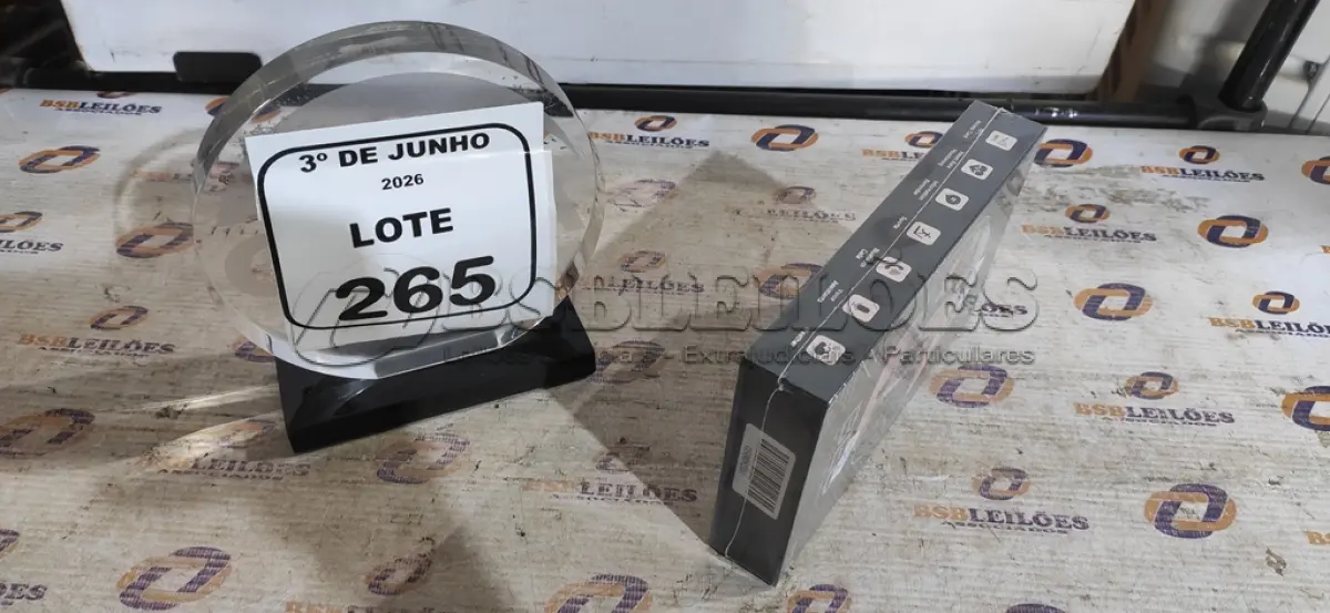 LOTE 265 - 01 SMART WATCH MODELO BE8 ULTRA MINI MARCA BENEDO. (NO ESTADO) ATENÇÃO! FAZER A VISITAÇÃO ANTES DE ARREMATAR, NÃO SABEMOS SE FUNCIONA, LEILÃO NÃO TEM GARANTIA E NEM DEVOLUÇÃO, SUJEITO A POSSÍVEIS AVARIAS VISÍVEIS/OCULTAS E/OU AUSÊNCIA DE COMPONENTES.