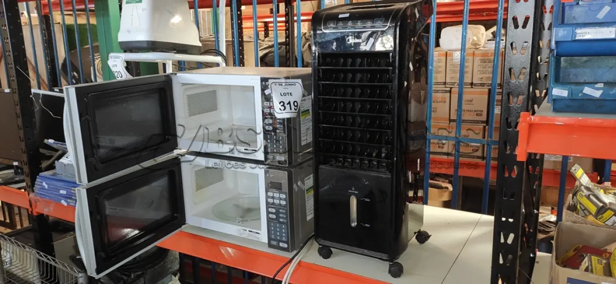 LOTE 319 - 01 CLIMATIZADOR MARCA MIDEA E 02 MICRO-ONDAS MARCA CONSUL. (NO ESTADO) ATENÇÃO! FAZER A VISITAÇÃO ANTES DE ARREMATAR, NÃO SABEMOS SE FUNCIONA, LEILÃO NÃO TEM GARANTIA E NEM DEVOLUÇÃO, SUJEITO A POSSÍVEIS AVARIAS VISÍVEIS/OCULTAS E/OU AUSÊNCIA DE COMPONENTES.
