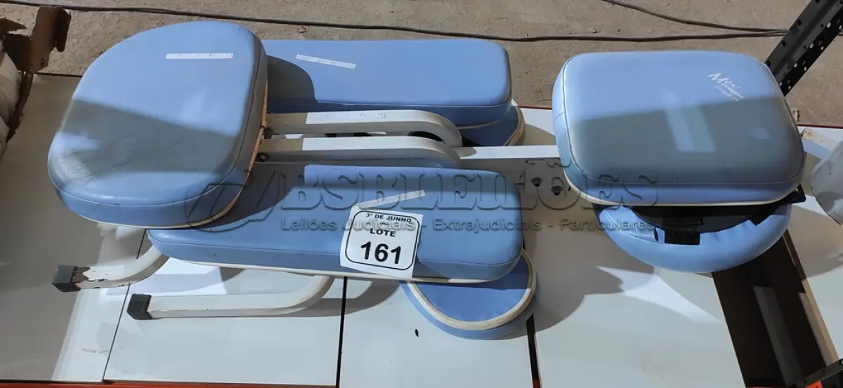 LOTE 161 - 01 CADEIRA DE QUICK MASSAGEM PORTÁTIL MARCA MEX. (NO ESTADO) ATENÇÃO! FAZER A VISITAÇÃO ANTES DE ARREMATAR, NÃO SABEMOS SE FUNCIONA, LEILÃO NÃO TEM GARANTIA E NEM DEVOLUÇÃO, SUJEITO A POSSÍVEIS AVARIAS VISÍVEIS/OCULTAS E/OU AUSÊNCIA DE COMPONENTES.