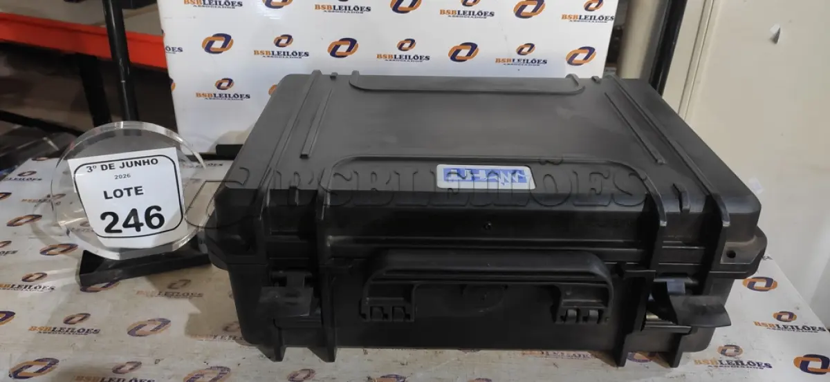 LOTE 246 - 01 TRAÇADOR CURVA IV 500W 1500V MARCA HT. (NO ESTADO) ATENÇÃO! FAZER A VISITAÇÃO ANTES DE ARREMATAR, NÃO SABEMOS SE FUNCIONA, LEILÃO NÃO TEM GARANTIA E NEM DEVOLUÇÃO, SUJEITO A POSSÍVEIS AVARIAS VISÍVEIS/OCULTAS E/OU AUSÊNCIA DE COMPONENTES.
