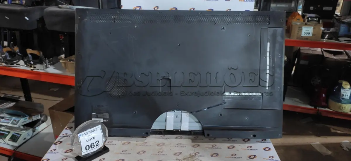 LOTE 062 - 01 TV 42’’ MARCA AOC PARA RETIRADA DE PEÇAS. (NO ESTADO) ATENÇÃO! FAZER A VISITAÇÃO ANTES DE ARREMATAR, NÃO SABEMOS SE FUNCIONA, LEILÃO NÃO TEM GARANTIA E NEM DEVOLUÇÃO, SUJEITO A POSSÍVEIS AVARIAS VISÍVEIS/OCULTAS E/OU AUSÊNCIA DE COMPONENTES.