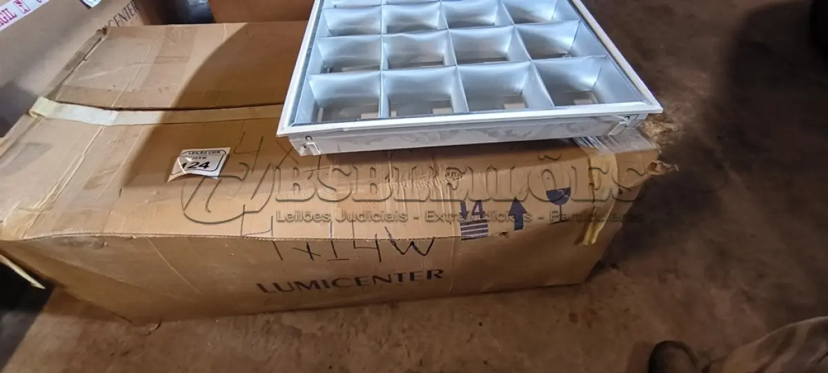 LOTE 124 - 06 LUMINÁRIAS DE EMBUTIR PARA LÂMPADAS COM REATORES. (NO ESTADO) ATENÇÃO! FAZER A VISITAÇÃO ANTES DE ARREMATAR, NÃO SABEMOS SE FUNCIONA, LEILÃO NÃO TEM GARANTIA E NEM DEVOLUÇÃO, SUJEITO A POSSÍVEIS AVARIAS VISÍVEIS/OCULTAS E/OU AUSÊNCIA DE COMPONENTES.