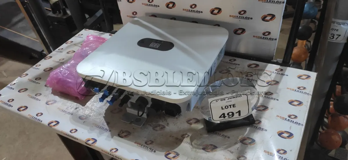 LOTE 491 - 01 INVERSOR SOLAR SIW300H M020 L1 INVERTE. (NOVO). (NO ESTADO) ATENÇÃO! FAZER A VISITAÇÃO ANTES DE ARREMATAR, NÃO SABEMOS SE FUNCIONA, LEILÃO NÃO TEM GARANTIA E NEM DEVOLUÇÃO, SUJEITO A POSSÍVEIS AVARIAS VISÍVEIS/OCULTAS E/OU AUSÊNCIA DE COMPONENTES.