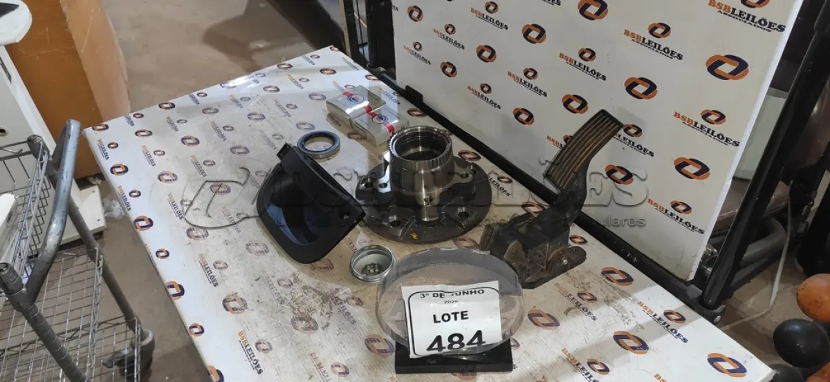 LOTE 484 - 01 REPARO DE RODA DIANTEIRA K2500 2.5 16VE 01 CUBO DE RODA KIA BONGO16V COM ABS. (NO ESTADO) ATENÇÃO! FAZER A VISITAÇÃO ANTES DE ARREMATAR, NÃO SABEMOS SE FUNCIONA, LEILÃO NÃO TEM GARANTIA E NEM DEVOLUÇÃO, SUJEITO A POSSÍVEIS AVARIAS VISÍVEIS/OCULTAS E/OU AUSÊNCIA DE COMPONENTES.