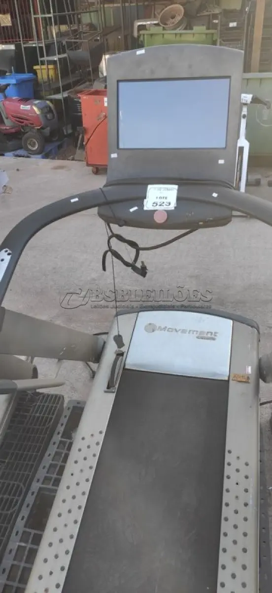 LOTE 523 - 01 ESTEIRA ERGOMÉTRICA. (NO ESTADO) ATENÇÃO! FAZER A VISITAÇÃO ANTES DE ARREMATAR, NÃO SABEMOS SE FUNCIONA, LEILÃO NÃO TEM GARANTIA E NEM DEVOLUÇÃO, SUJEITO A POSSÍVEIS AVARIAS VISÍVEIS/OCULTAS E/OU AUSÊNCIA DE COMPONENTES.