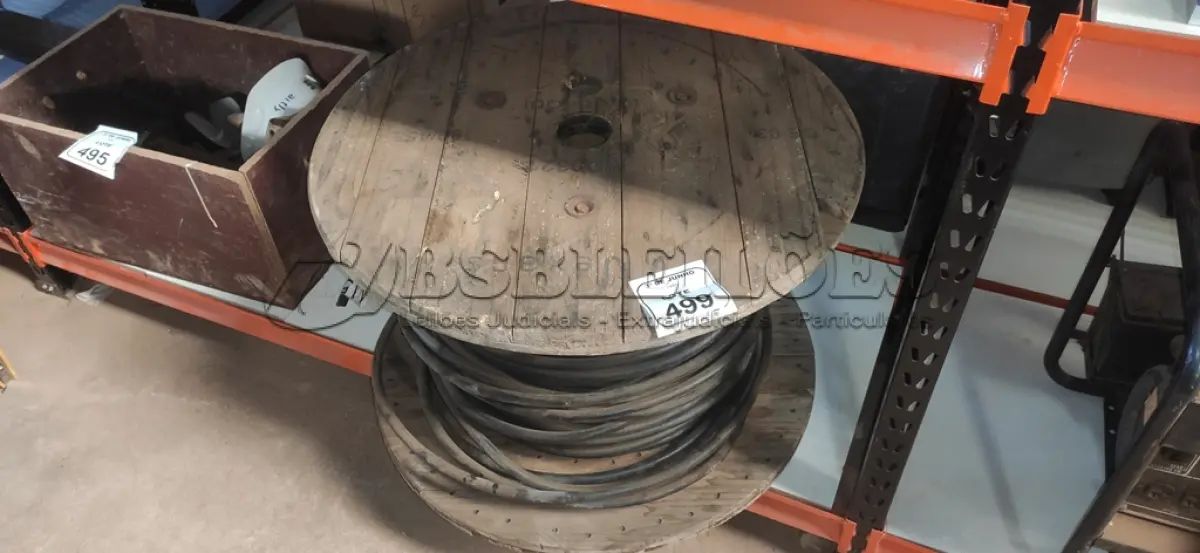 LOTE 499 - 115M DE FIO EM ALUMÍNIO ISOLADO PRETO 0,95MM. (NO ESTADO) ATENÇÃO! FAZER A VISITAÇÃO ANTES DE ARREMATAR, NÃO SABEMOS SE FUNCIONA, LEILÃO NÃO TEM GARANTIA E NEM DEVOLUÇÃO, SUJEITO A POSSÍVEIS AVARIAS VISÍVEIS/OCULTAS E/OU AUSÊNCIA DE COMPONENTES.