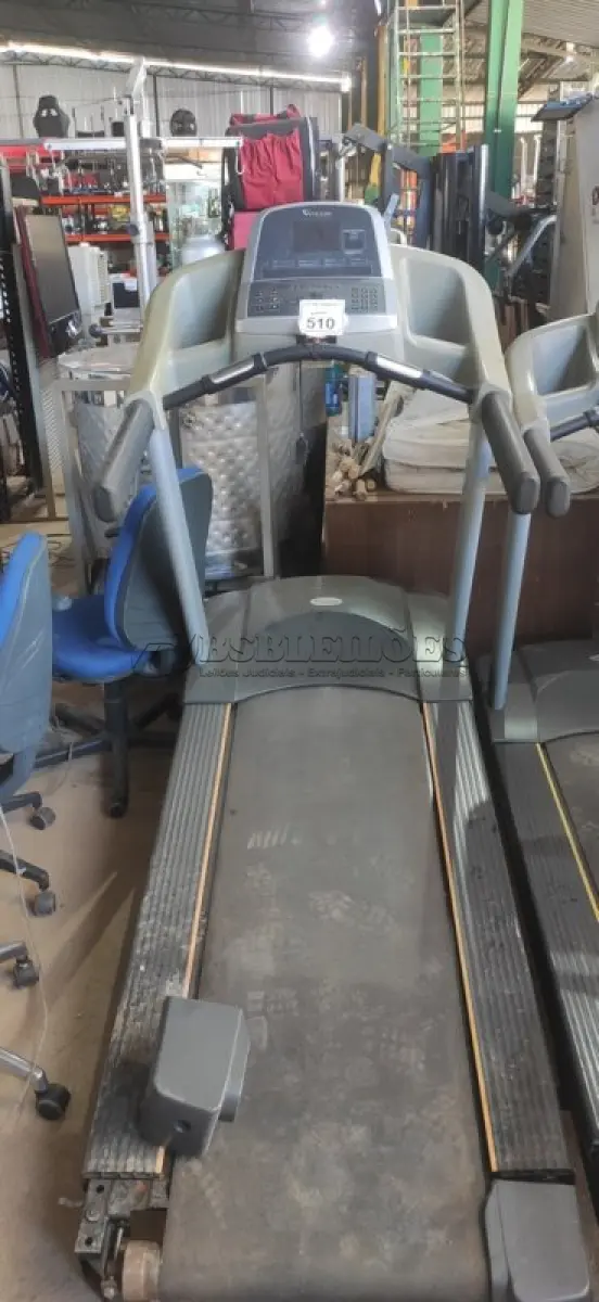 LOTE 510 - 01 ESTEIRA ERGOMÉTRICA MODELO T60 220V MARCA VISION. (NO ESTADO) ATENÇÃO! FAZER A VISITAÇÃO ANTES DE ARREMATAR, NÃO SABEMOS SE FUNCIONA, LEILÃO NÃO TEM GARANTIA E NEM DEVOLUÇÃO, SUJEITO A POSSÍVEIS AVARIAS VISÍVEIS/OCULTAS E/OU AUSÊNCIA DE COMPONENTES.