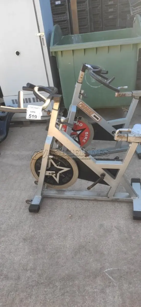 LOTE 519 - 01 PROBIKE SPINNING. (NO ESTADO) ATENÇÃO! FAZER A VISITAÇÃO ANTES DE ARREMATAR, NÃO SABEMOS SE FUNCIONA, LEILÃO NÃO TEM GARANTIA E NEM DEVOLUÇÃO, SUJEITO A POSSÍVEIS AVARIAS VISÍVEIS/OCULTAS E/OU AUSÊNCIA DE COMPONENTES.