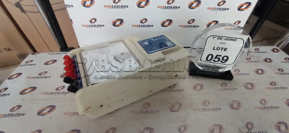 LOTE 059 - 01 MEGÔMETRO ANALÓGICO MODELO MG1040 MARCA MEGABRAS. (NO ESTADO) ATENÇÃO! FAZER A VISITAÇÃO ANTES DE ARREMATAR, NÃO SABEMOS SE FUNCIONA, LEILÃO NÃO TEM GARANTIA E NEM DEVOLUÇÃO, SUJEITO A POSSÍVEIS AVARIAS VISÍVEIS/OCULTAS E/OU AUSÊNCIA DE COMPONENTES.