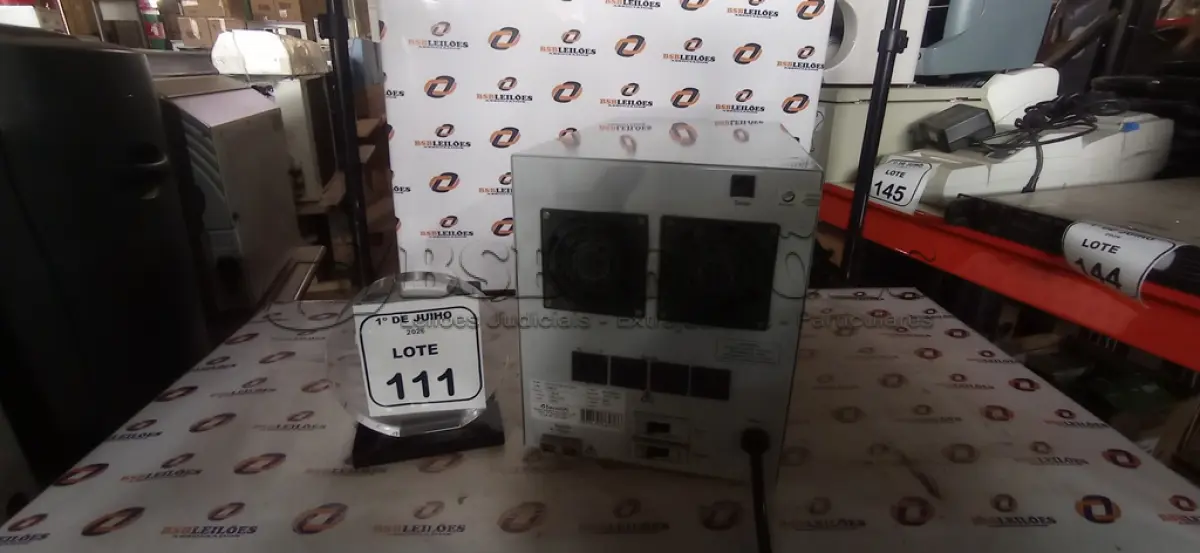 LOTE 111 - 01 NOBREAK DE 2KVA. (NO ESTADO) ATENÇÃO! FAZER A VISITAÇÃO ANTES DE ARREMATAR, NÃO SABEMOS SE FUNCIONA, LEILÃO NÃO TEM GARANTIA E NEM DEVOLUÇÃO, SUJEITO A POSSÍVEIS AVARIAS VISÍVEIS/OCULTAS E/OU AUSÊNCIA DE COMPONENTES.