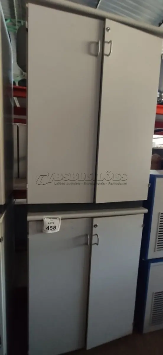 LOTE 458 - 02 ARMÁRIOS EM MADEIRA COM 02 PORTAS. (NO ESTADO) ATENÇÃO! FAZER A VISITAÇÃO ANTES DE ARREMATAR, NÃO SABEMOS SE FUNCIONA, LEILÃO NÃO TEM GARANTIA E NEM DEVOLUÇÃO, SUJEITO A POSSÍVEIS AVARIAS VISÍVEIS/OCULTAS E/OU AUSÊNCIA DE COMPONENTES.