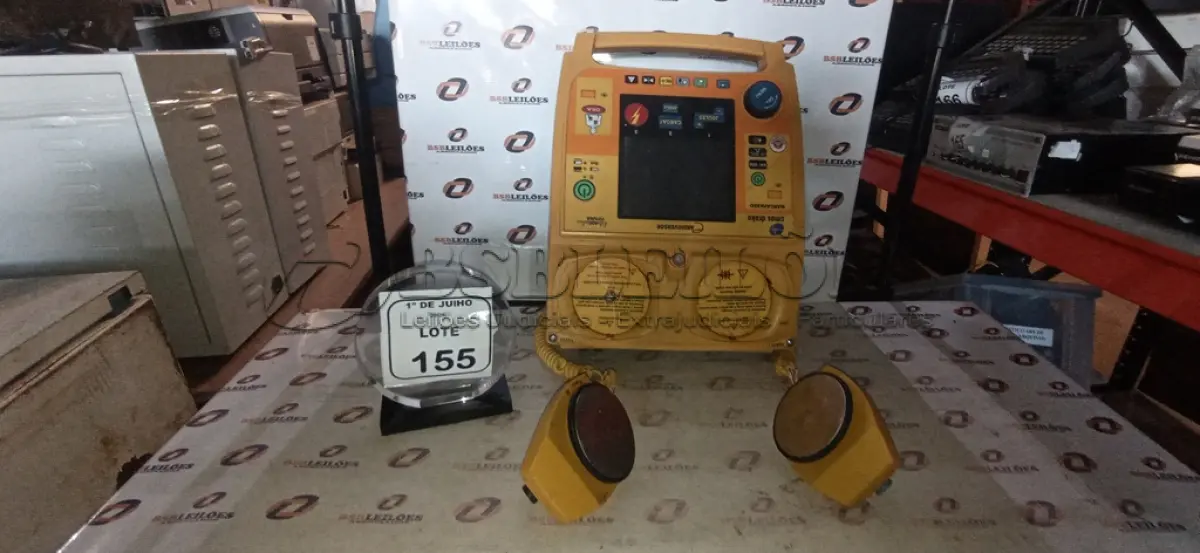 LOTE 155 - 01 CARDIOVERSOR BIFÁSICO MODELO LIFE 400 PLUS MARCA FUTURA. (NO ESTADO) ATENÇÃO! FAZER A VISITAÇÃO ANTES DE ARREMATAR, NÃO SABEMOS SE FUNCIONA, LEILÃO NÃO TEM GARANTIA E NEM DEVOLUÇÃO, SUJEITO A POSSÍVEIS AVARIAS VISÍVEIS/OCULTAS E/OU AUSÊNCIA DE COMPONENTES.