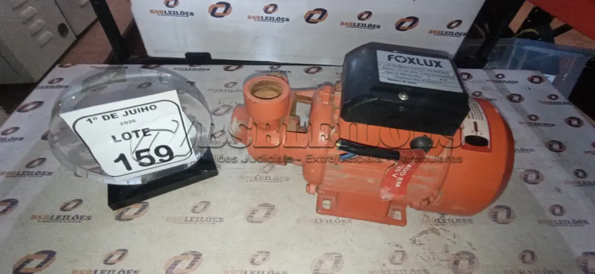 LOTE 159 - 01 BOMBA D’AGUA PERIFÉRICA DE 1CV MARCA FOXLUX. (NO ESTADO) ATENÇÃO! FAZER A VISITAÇÃO ANTES DE ARREMATAR, NÃO SABEMOS SE FUNCIONA, LEILÃO NÃO TEM GARANTIA E NEM DEVOLUÇÃO, SUJEITO A POSSÍVEIS AVARIAS VISÍVEIS/OCULTAS E/OU AUSÊNCIA DE COMPONENTES.