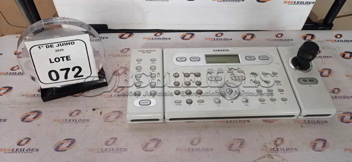 LOTE 072 - 01 CONTROLADOR DE CÂMERAS MODELO SCC-3100 A MARCA SAMSUNG. (NO ESTADO) ATENÇÃO! FAZER A VISITAÇÃO ANTES DE ARREMATAR, NÃO SABEMOS SE FUNCIONA, LEILÃO NÃO TEM GARANTIA E NEM DEVOLUÇÃO, SUJEITO A POSSÍVEIS AVARIAS VISÍVEIS/OCULTAS E/OU AUSÊNCIA DE COMPONENTES.