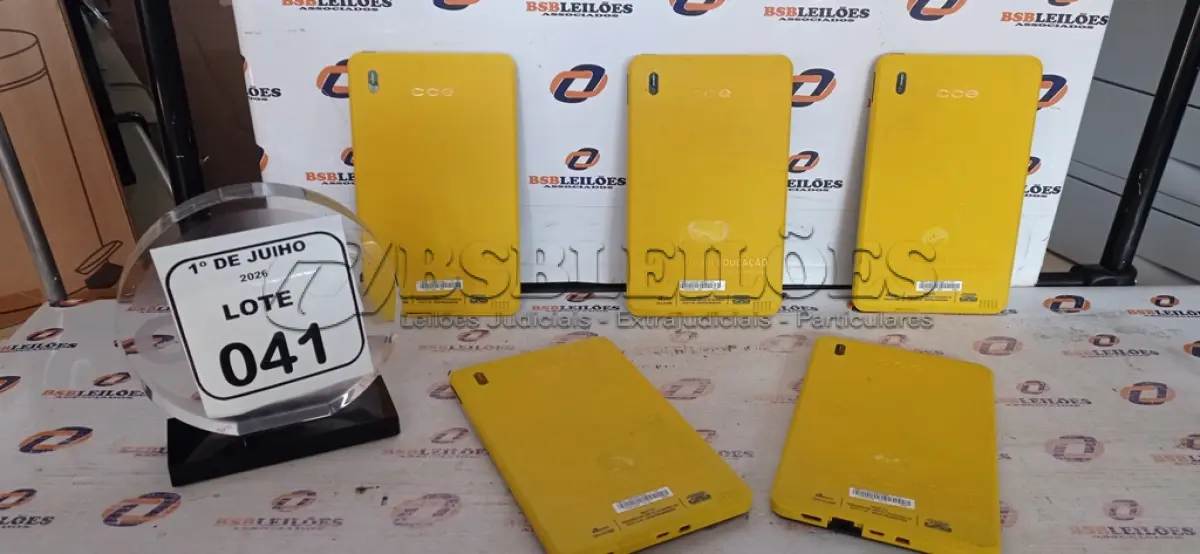 LOTE 041 - 05 TABLETS MARCA CCE PARA RETIRADA DE PEÇAS. (NO ESTADO) ATENÇÃO! FAZER A VISITAÇÃO ANTES DE ARREMATAR, NÃO SABEMOS SE FUNCIONA, LEILÃO NÃO TEM GARANTIA E NEM DEVOLUÇÃO, SUJEITO A POSSÍVEIS AVARIAS VISÍVEIS/OCULTAS E/OU AUSÊNCIA DE COMPONENTES.