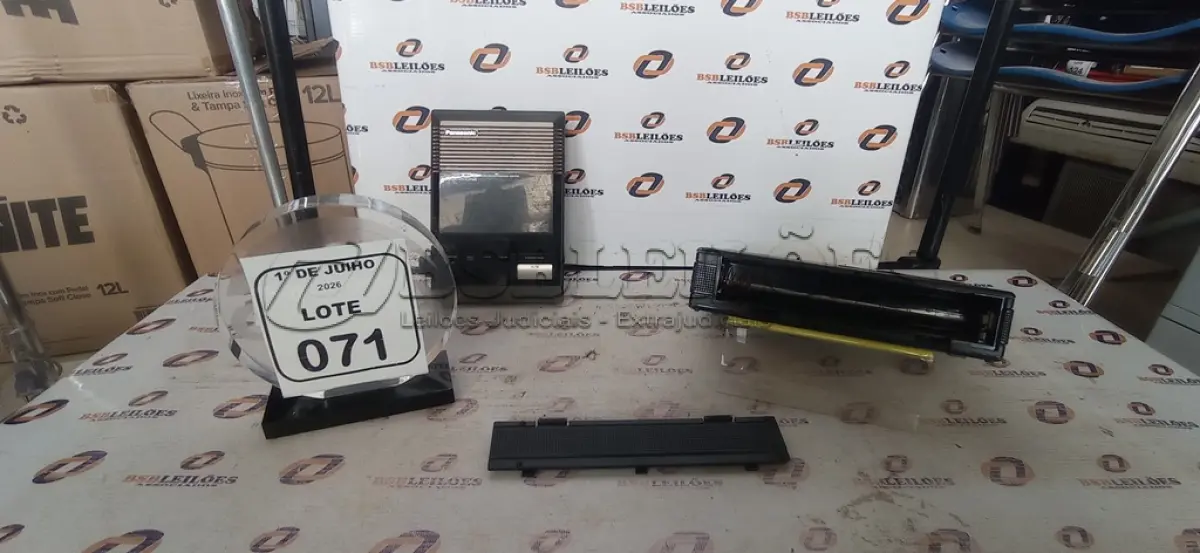 LOTE 071 - 01 GRAVADOR DE VÍDEO CASSETE MARCA MARANTZ E 01 SECRETÁRIA ELETRÔNICA MARCA PANASONIC. (NO ESTADO) ATENÇÃO! FAZER A VISITAÇÃO ANTES DE ARREMATAR, NÃO SABEMOS SE FUNCIONA, LEILÃO NÃO TEM GARANTIA E NEM DEVOLUÇÃO, SUJEITO A POSSÍVEIS AVARIAS VISÍVEIS/OCULTAS E/OU AUSÊNCIA DE COMPONENTES.