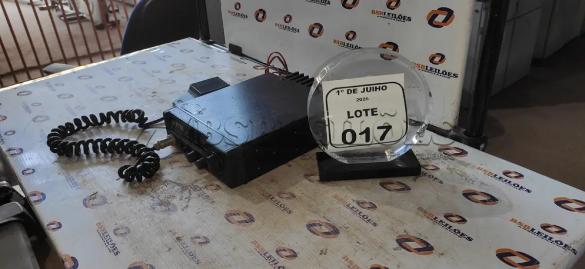 LOTE 017 - 01 RÁDIO TRANSCEPTOR MARCA UNITEL. (NO ESTADO) ATENÇÃO! FAZER A VISITAÇÃO ANTES DE ARREMATAR, NÃO SABEMOS SE FUNCIONA, LEILÃO NÃO TEM GARANTIA E NEM DEVOLUÇÃO, SUJEITO A POSSÍVEIS AVARIAS VISÍVEIS/OCULTAS E/OU AUSÊNCIA DE COMPONENTES.