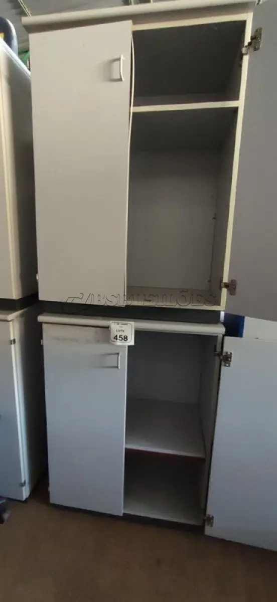LOTE 458 - 02 ARMÁRIOS EM MADEIRA COM 02 PORTAS. (NO ESTADO) ATENÇÃO! FAZER A VISITAÇÃO ANTES DE ARREMATAR, NÃO SABEMOS SE FUNCIONA, LEILÃO NÃO TEM GARANTIA E NEM DEVOLUÇÃO, SUJEITO A POSSÍVEIS AVARIAS VISÍVEIS/OCULTAS E/OU AUSÊNCIA DE COMPONENTES.