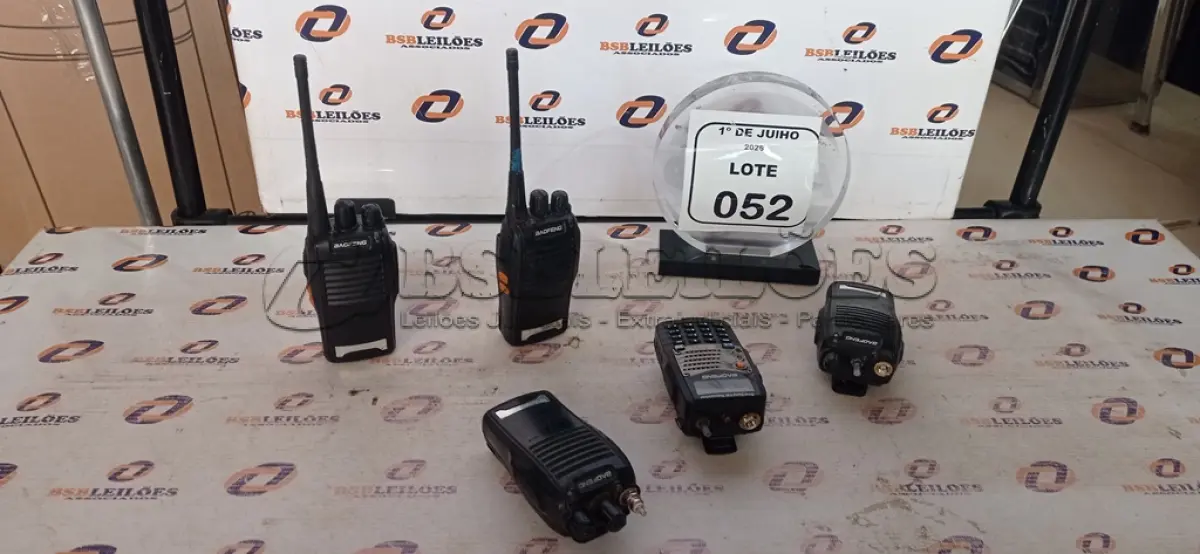 LOTE 052 - 05 RÁDIOS COMUNICADORES MARCA BAOFENG SEM CARREGADOR. (NO ESTADO) ATENÇÃO! FAZER A VISITAÇÃO ANTES DE ARREMATAR, NÃO SABEMOS SE FUNCIONA, LEILÃO NÃO TEM GARANTIA E NEM DEVOLUÇÃO, SUJEITO A POSSÍVEIS AVARIAS VISÍVEIS/OCULTAS E/OU AUSÊNCIA DE COMPONENTES.