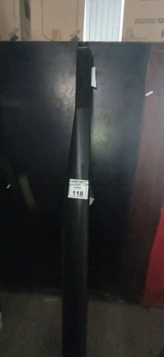 LOTE 118 - 01 TELA DE PROJEÇÃO RETRÁTIL. (NO ESTADO) ATENÇÃO! FAZER A VISITAÇÃO ANTES DE ARREMATAR, NÃO SABEMOS SE FUNCIONA, LEILÃO NÃO TEM GARANTIA E NEM DEVOLUÇÃO, SUJEITO A POSSÍVEIS AVARIAS VISÍVEIS/OCULTAS E/OU AUSÊNCIA DE COMPONENTES.