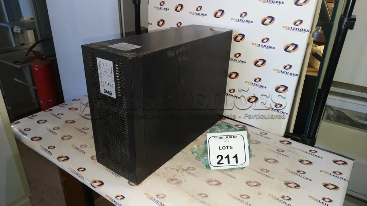 LOTE 211 - 01 NOBREAK DE 1684VA MARCA SMS. (NO ESTADO) ATENÇÃO! FAZER A VISITAÇÃO ANTES DE ARREMATAR, NÃO SABEMOS SE FUNCIONA, LEILÃO NÃO TEM GARANTIA E NEM DEVOLUÇÃO, SUJEITO A POSSÍVEIS AVARIAS VISÍVEIS/OCULTAS E/OU AUSÊNCIA DE COMPONENTES.