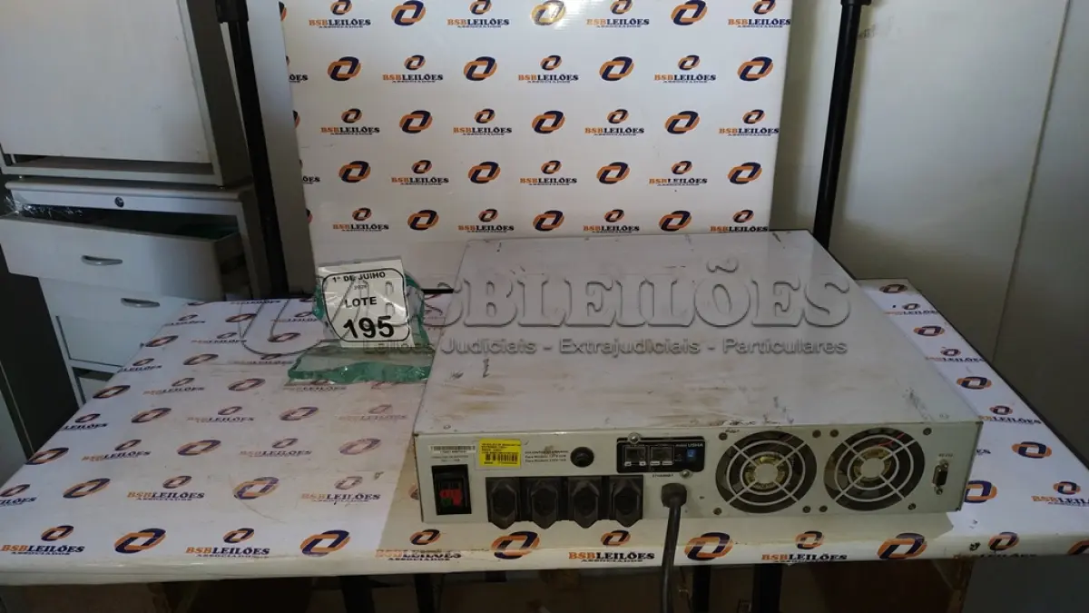 LOTE 195 - 01 NOBREAK MARCA MICROSOL. (NO ESTADO) ATENÇÃO! FAZER A VISITAÇÃO ANTES DE ARREMATAR, NÃO SABEMOS SE FUNCIONA, LEILÃO NÃO TEM GARANTIA E NEM DEVOLUÇÃO, SUJEITO A POSSÍVEIS AVARIAS VISÍVEIS/OCULTAS E/OU AUSÊNCIA DE COMPONENTES.