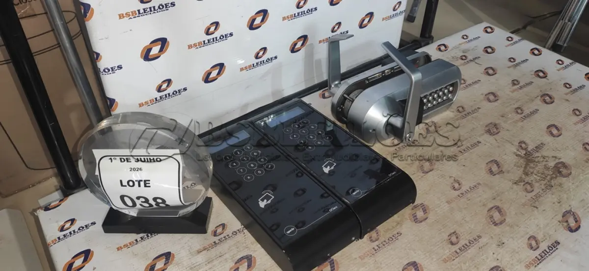 LOTE 038 - 02 CONTROLADORES DE ACESSO MODELO SPECTO DCLASS E 01 FECHADURA ELETRÔNICA. (NO ESTADO) ATENÇÃO! FAZER A VISITAÇÃO ANTES DE ARREMATAR, NÃO SABEMOS SE FUNCIONA, LEILÃO NÃO TEM GARANTIA E NEM DEVOLUÇÃO, SUJEITO A POSSÍVEIS AVARIAS VISÍVEIS/OCULTAS E/OU AUSÊNCIA DE COMPONENTES.