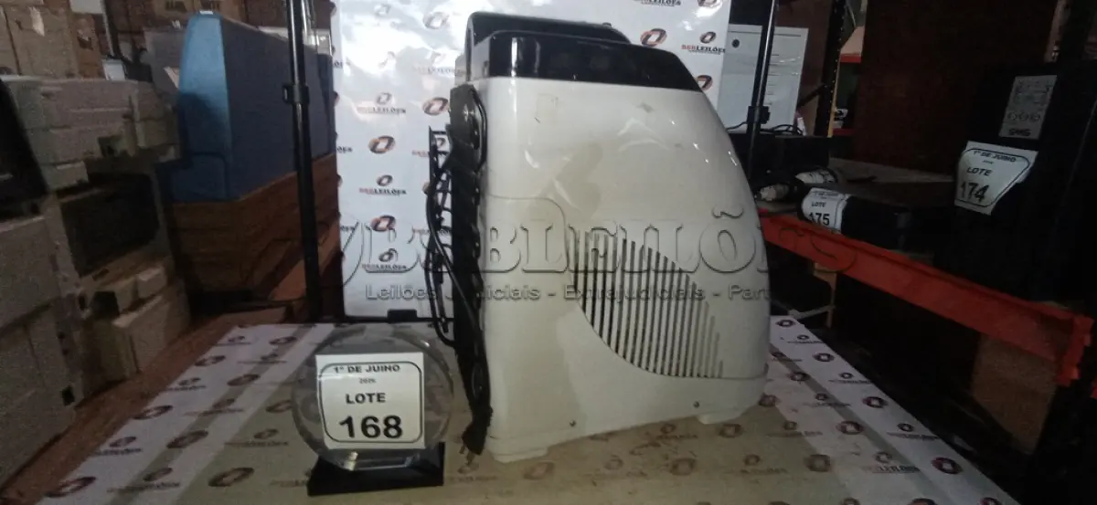 LOTE 168 - 01 PURIFICADOR DE ÁGUA 220V MARCA LIBELL. (NO ESTADO) ATENÇÃO! FAZER A VISITAÇÃO ANTES DE ARREMATAR, NÃO SABEMOS SE FUNCIONA, LEILÃO NÃO TEM GARANTIA E NEM DEVOLUÇÃO, SUJEITO A POSSÍVEIS AVARIAS VISÍVEIS/OCULTAS E/OU AUSÊNCIA DE COMPONENTES.