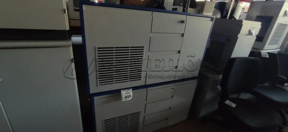 LOTE 459 - 02 BALCÕES DE ESCRITÓRIO COM 04 GAVETA COM 01 PORTA E 01 SUPORTE PARA CPU. (NO ESTADO) ATENÇÃO! FAZER A VISITAÇÃO ANTES DE ARREMATAR, NÃO SABEMOS SE FUNCIONA, LEILÃO NÃO TEM GARANTIA E NEM DEVOLUÇÃO, SUJEITO A POSSÍVEIS AVARIAS VISÍVEIS/OCULTAS E/OU AUSÊNCIA DE COMPONENTES.
