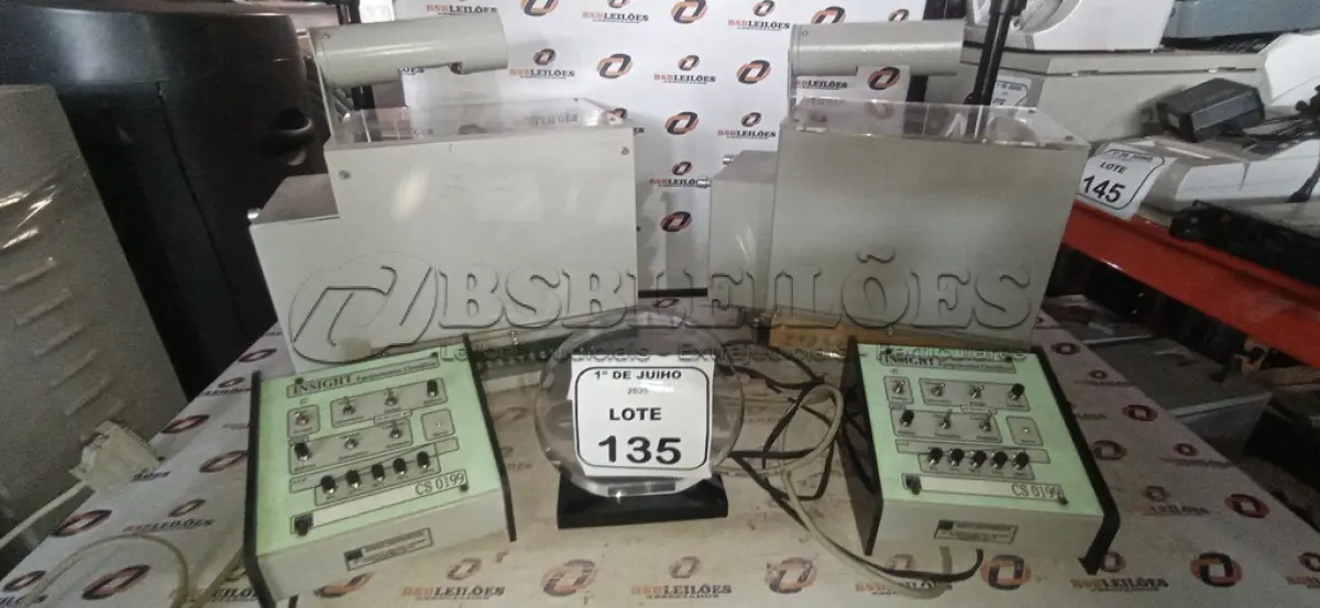 LOTE 135 - 02 CAIXAS DE CONDICIONAMENTO ANIMAL MODELO EP-102 COM PAINEL DE CONTROLE MODELO CS 0199 110V. (NO ESTADO) ATENÇÃO! FAZER A VISITAÇÃO ANTES DE ARREMATAR, NÃO SABEMOS SE FUNCIONA, LEILÃO NÃO TEM GARANTIA E NEM DEVOLUÇÃO, SUJEITO A POSSÍVEIS AVARIAS VISÍVEIS/OCULTAS E/OU AUSÊNCIA DE COMPONENTES.