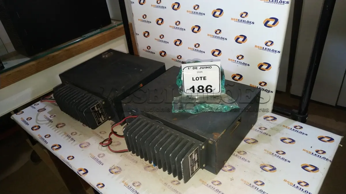 LOTE 186 - 02 MÓDULOS AMPLIFICADOR MODELOCV-12. (NO ESTADO) ATENÇÃO! FAZER A VISITAÇÃO ANTES DE ARREMATAR, NÃO SABEMOS SE FUNCIONA, LEILÃO NÃO TEM GARANTIA E NEM DEVOLUÇÃO, SUJEITO A POSSÍVEIS AVARIAS VISÍVEIS/OCULTAS E/OU AUSÊNCIA DE COMPONENTES.