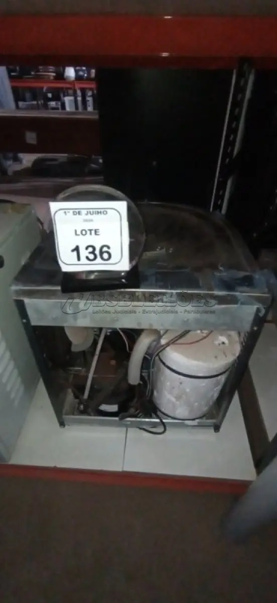 LOTE 136 - 01 BEBEDOURO DE PAREDE EM INOX. (NO ESTADO) ATENÇÃO! FAZER A VISITAÇÃO ANTES DE ARREMATAR, NÃO SABEMOS SE FUNCIONA, LEILÃO NÃO TEM GARANTIA E NEM DEVOLUÇÃO, SUJEITO A POSSÍVEIS AVARIAS VISÍVEIS/OCULTAS E/OU AUSÊNCIA DE COMPONENTES.