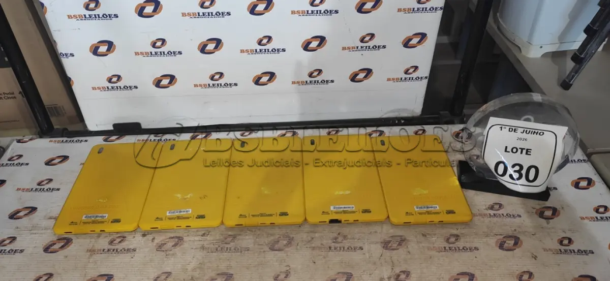 LOTE 030 - 05 TABLETS MARCA CCE PARA RETIRADA DE PEÇAS. (NO ESTADO) ATENÇÃO! FAZER A VISITAÇÃO ANTES DE ARREMATAR, NÃO SABEMOS SE FUNCIONA, LEILÃO NÃO TEM GARANTIA E NEM DEVOLUÇÃO, SUJEITO A POSSÍVEIS AVARIAS VISÍVEIS/OCULTAS E/OU AUSÊNCIA DE COMPONENTES.