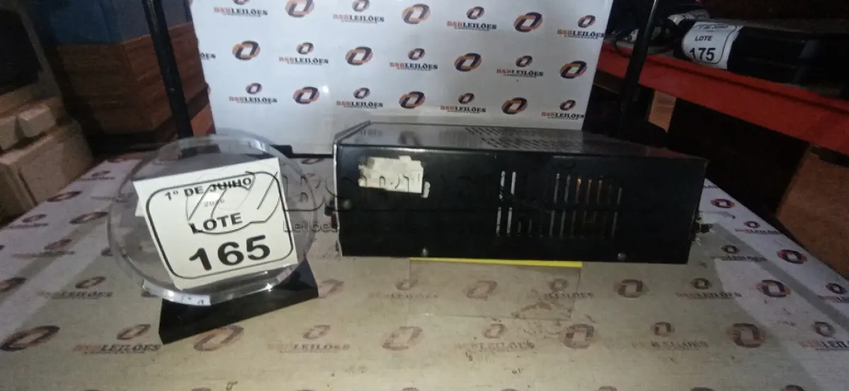 LOTE 165 - 01 AMPLIFICADOR MIXER ESTÉREO MARCA HAYONIK. (NO ESTADO) ATENÇÃO! FAZER A VISITAÇÃO ANTES DE ARREMATAR, NÃO SABEMOS SE FUNCIONA, LEILÃO NÃO TEM GARANTIA E NEM DEVOLUÇÃO, SUJEITO A POSSÍVEIS AVARIAS VISÍVEIS/OCULTAS E/OU AUSÊNCIA DE COMPONENTES.