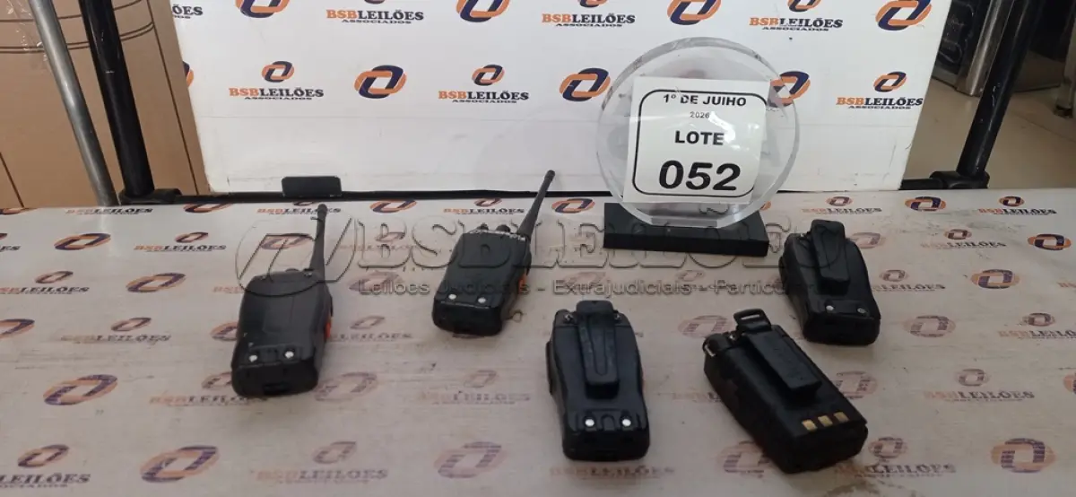 LOTE 052 - 05 RÁDIOS COMUNICADORES MARCA BAOFENG SEM CARREGADOR. (NO ESTADO) ATENÇÃO! FAZER A VISITAÇÃO ANTES DE ARREMATAR, NÃO SABEMOS SE FUNCIONA, LEILÃO NÃO TEM GARANTIA E NEM DEVOLUÇÃO, SUJEITO A POSSÍVEIS AVARIAS VISÍVEIS/OCULTAS E/OU AUSÊNCIA DE COMPONENTES.